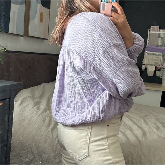 FREE PEOPLE Buttoned Front Gauze Lavender Crop Blouse. Size XS - Picture 10 of 11